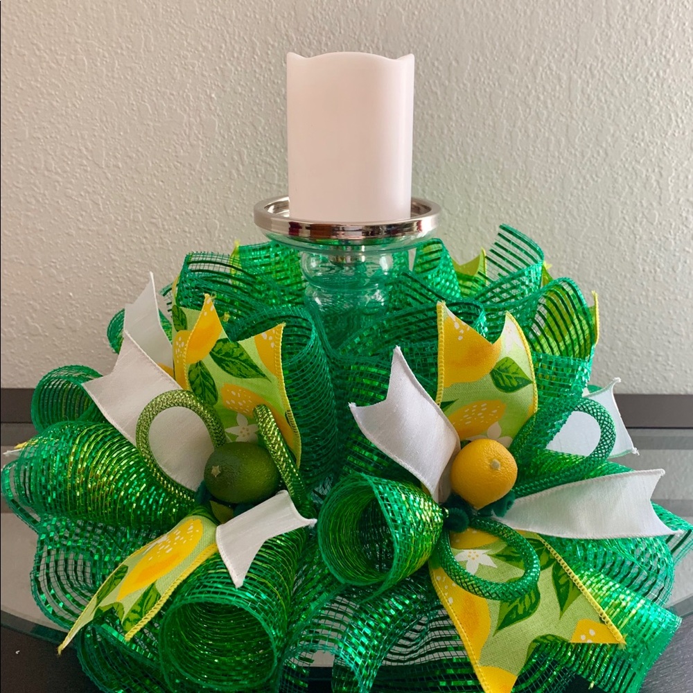 Deco mesh lemon lime Spring centerpiece